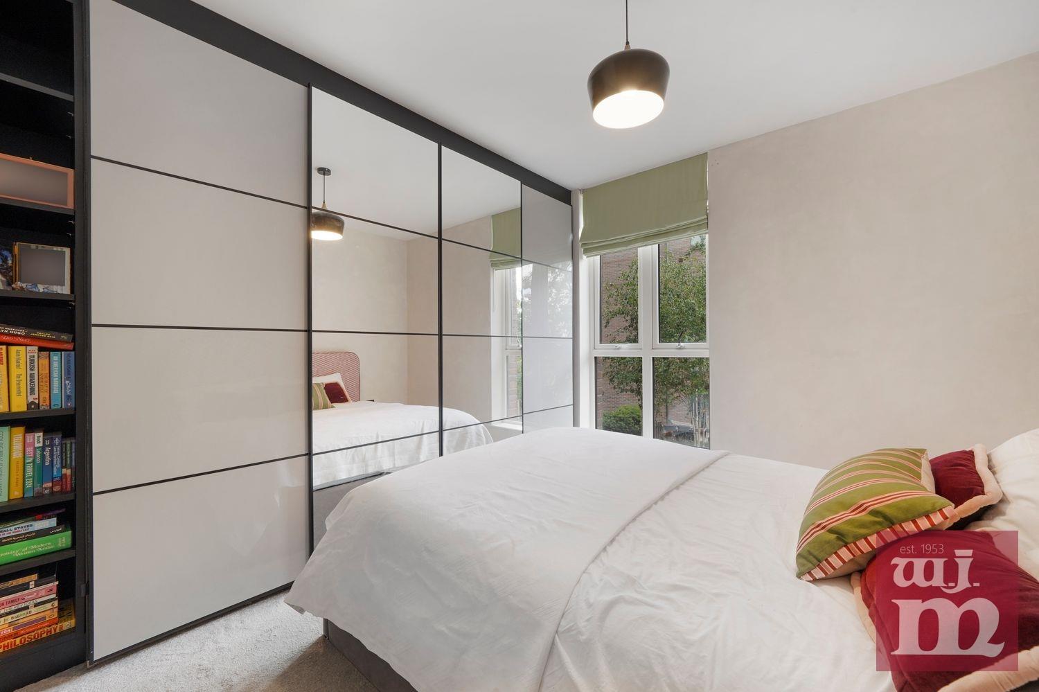 Maypole Court, Mile End